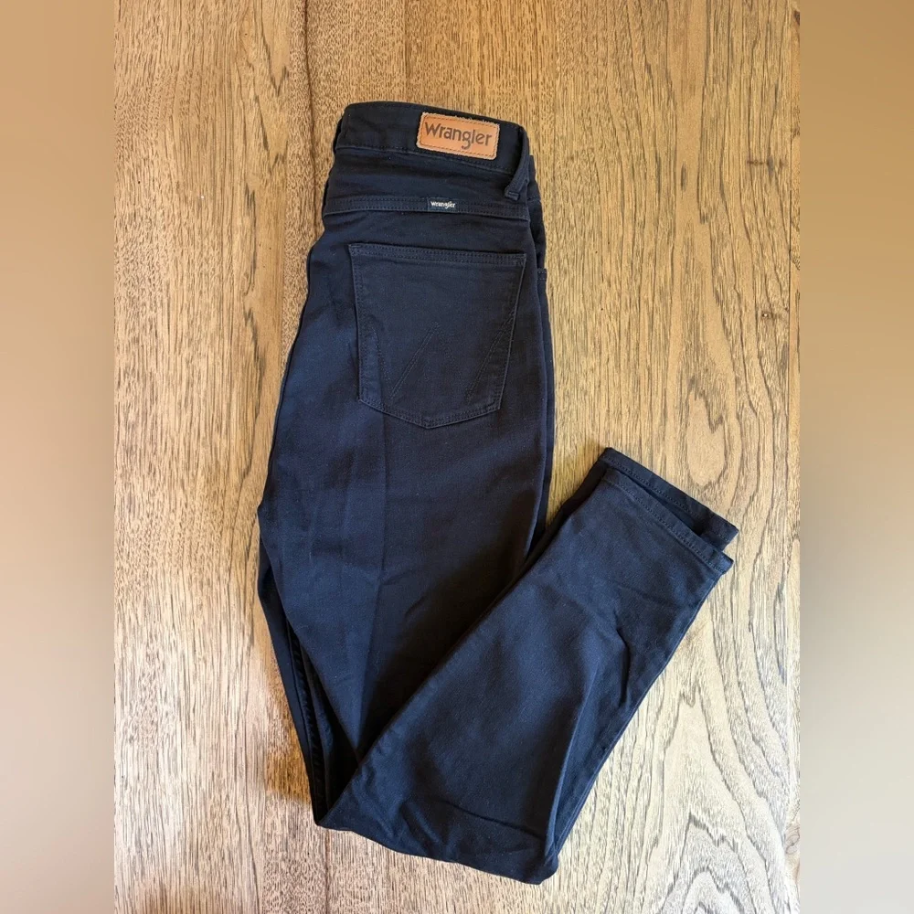 Wrangler High Rise Jeans - Picture 1 of 3